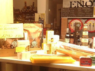 Rencek Slowbar Eatery