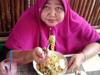Lesehan Bambu
