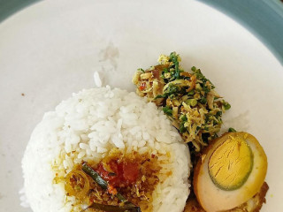 Warung Nasi Ayam Buk Dewik