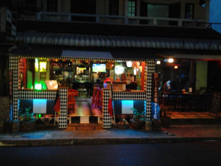 Deli Maxx
