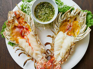 Baan Mai Rim Nahm