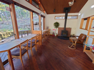 Mù Bǎn Mù Shuǐ Chá Wū （cafe Kuresaka）