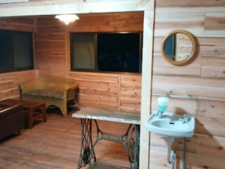 Logmog Cafe Shop