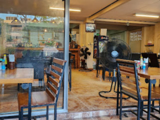 Rattanalee Restaurant And Bar
