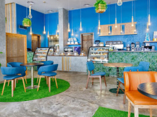 Dot Bakery Cafe مخبز و مقهى دوت