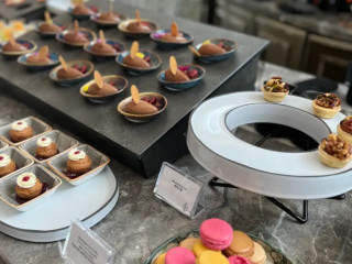 Four Seasons Hong Kong