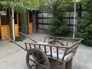 Kafe-konditerskaya Chipollino