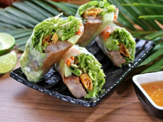 Com Banh Mi