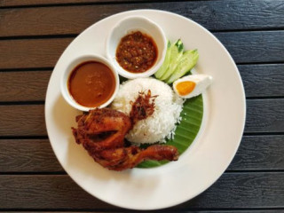 Nasi Kukus Pohon Besar