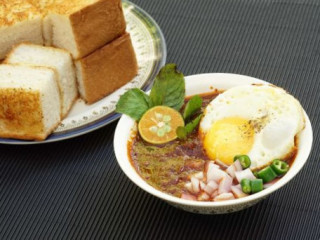 Nazzeeras' Roti Bakar Kacang Phool Penang