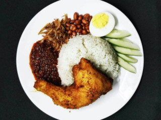Kak Long Corner