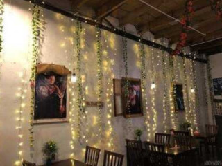 Cafe De Eight