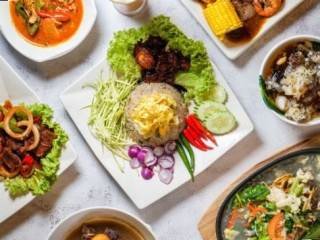 Nasi Goreng Berapi Kak Long