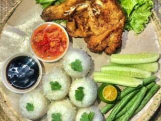 Cha's Thai Cuisines Cafe