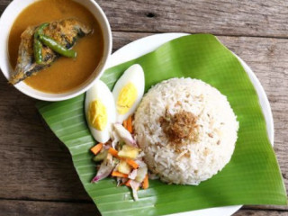 Nasi Dagang Warisan Cik Lah
