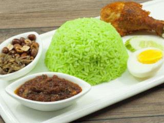 Cafe 12|12 Nasi Lemak Hijau Tomyam
