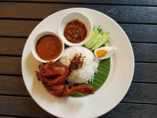Warung Usang