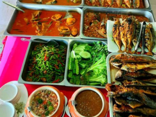 Gerai Kak Pah Slim River