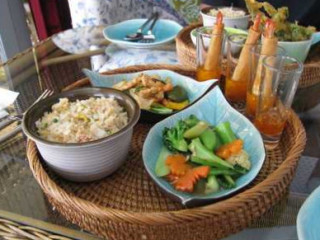 จินเจอร์แอนด์คาเฟ่