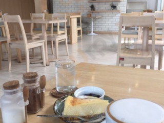 Mai Pra Dit Coffee And Bistro