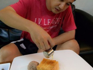 Deforrest Café And Bakery