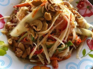ร้านอาหาร ต้นน้ำริเวอร์วิว