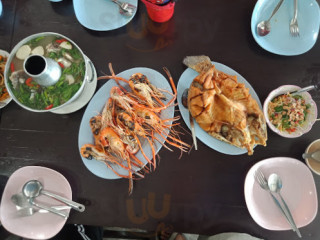 เจ๊ผึ้งซีฟู้ด