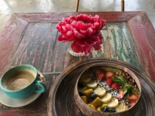 Novemberry Cafe
