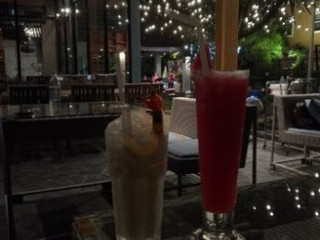 Tharatree Wine