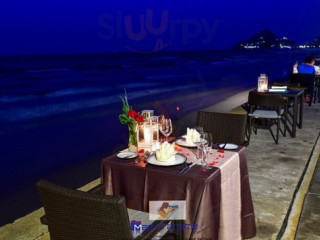 Shoreline Beach Club
