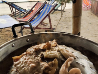 ร้านต้นประดู่ หมูกะทะ หาดทรายชุกโดน