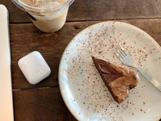 Warm Up Cafe