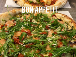 Gusto Pizza