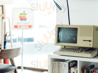 Apple Museum Cafe