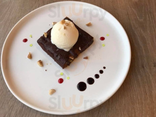 Arena Bistro Fǎ Shì Cān Jiǔ Guǎn