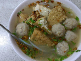 Yáng Cǎi Qīng Yú Wán Mǐ Fěn