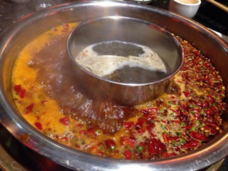 Bā Shǔ Dà Zhái Mén Huǒ Guō Qīng Jiāng Dōng Lù Diàn