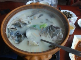 Qiān Dǎo Hú Pǐn Yú Guǎn