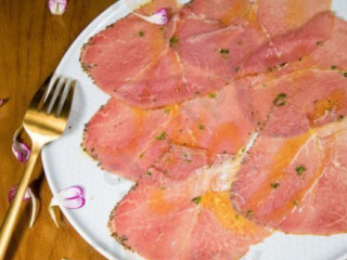Flavour Bistro Fǎ Shì Xiǎo Jiǔ Guǎn