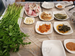 한재참미나리식육식당