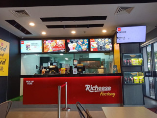 Richeese Factory Dinoyo Mall Malang