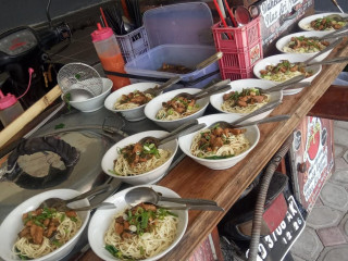 Bakso Mie Ayam Ndelik Banmati