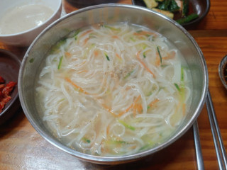 엄마손두부칼국시