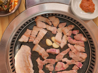 돼지네막창