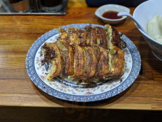 Zhèng Sì Gōng Dǎo Tīng Běn Diàn