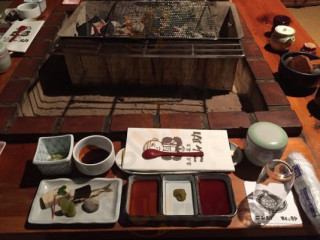 ごん Zhù