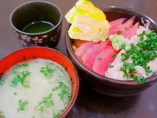 Hǎi Xiān Chǔ Jīng Tīng