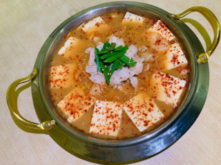 Tái Wān Liào Lǐ Lóng Fèng Yuán