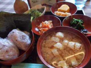Péng Tián カフェ ペンペン Cǎo