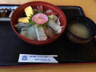 どんぶり Guǎn